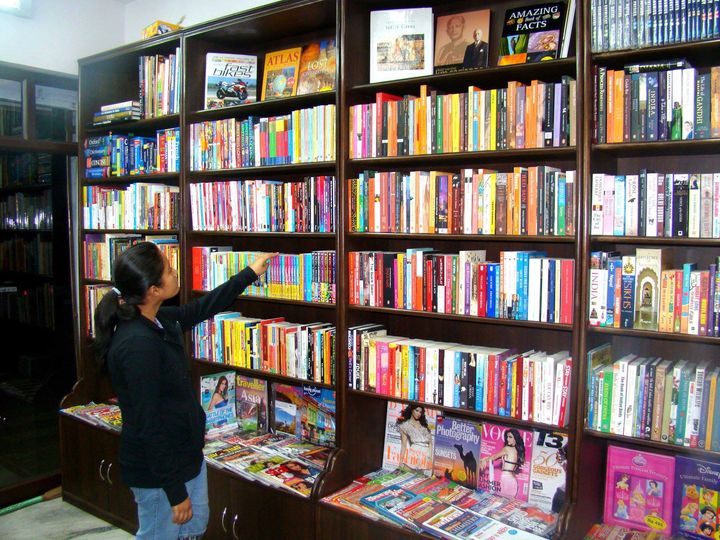Readers Hub Bookstore