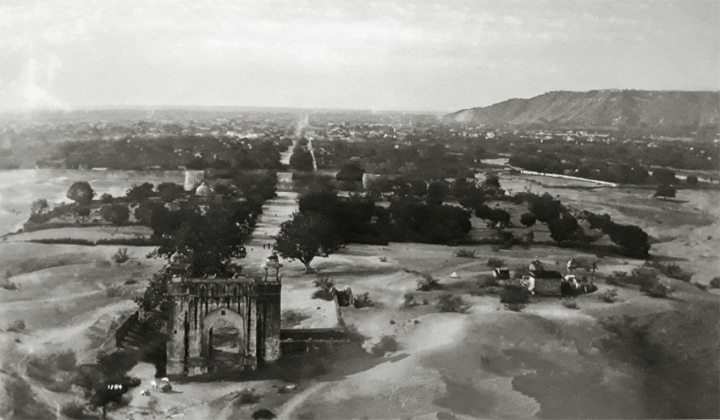 galta-gate-jaipur-old-photos-raja-deen-dayal-1874