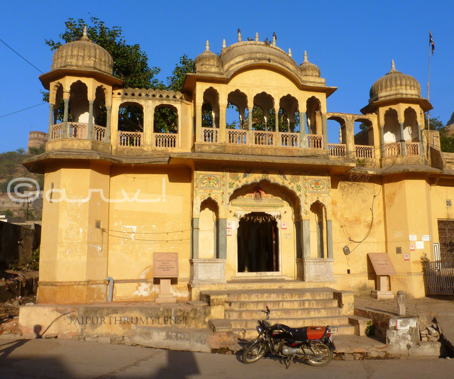 bihariji-temple-ghat-ki-guni-agra-road-jaipur-jaipurthrumylens