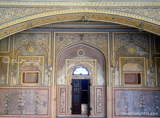 beautiful-wall-painted-frescoe-nahargarh-fort-jaipur-architecture