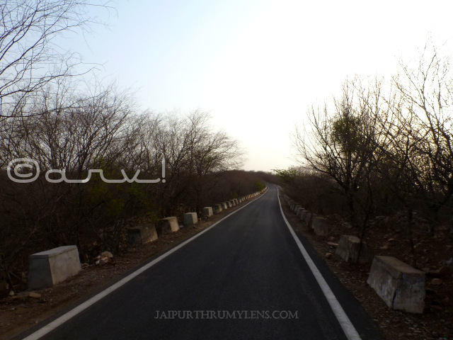 how to reach nahargarh fort-by-road-jaipur