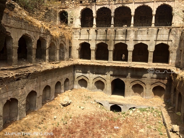 what-is-stepwell-and-meaning-jaipur-baori