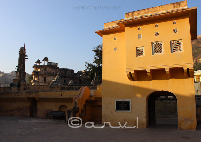 beautiful-ocher-color-rajput-architecture-of-amer-old-stepwell-panna-meena-kud-bawri-jaipur-jaipurthrumylens