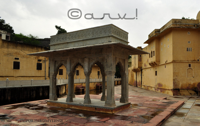 beautiful-barahdari-chhatri-rajput-architecture-at-panna-meena-kund-amer-town-jaipur-jaipurthrumylens