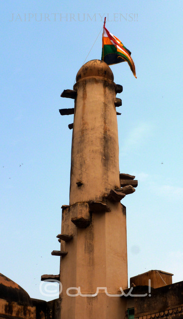 dhwaja-stambha-at-ambikeshwar-mahadev-temple-amer-jaipur