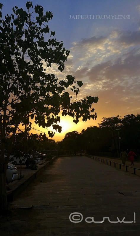 sunset-in-jaipur-central-park-skywatch-friday