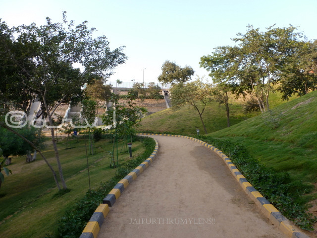 parks-for-couples-in-jaipur-dravyavati-river-front